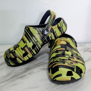 Crocs Kids Camo Clogs J3